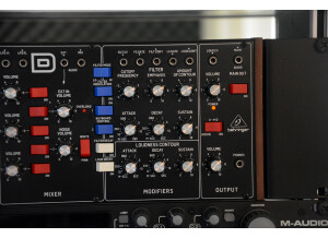 Behringer Model D (32154)
