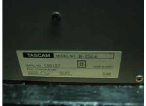 Tascam M-2524 (86243)