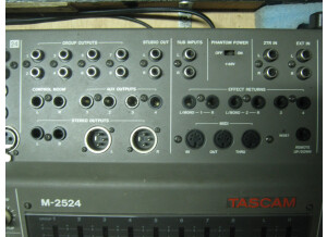 Tascam M-2524 (65902)