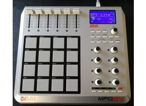 Akai Professional MPD24 (71563)
