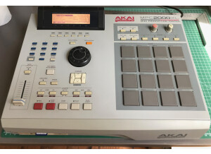 Akai Professional MPC2000XL (1343)