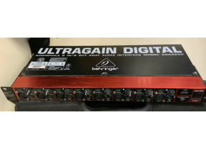 Behringer Ultragain Digital ADA8200 (33001)