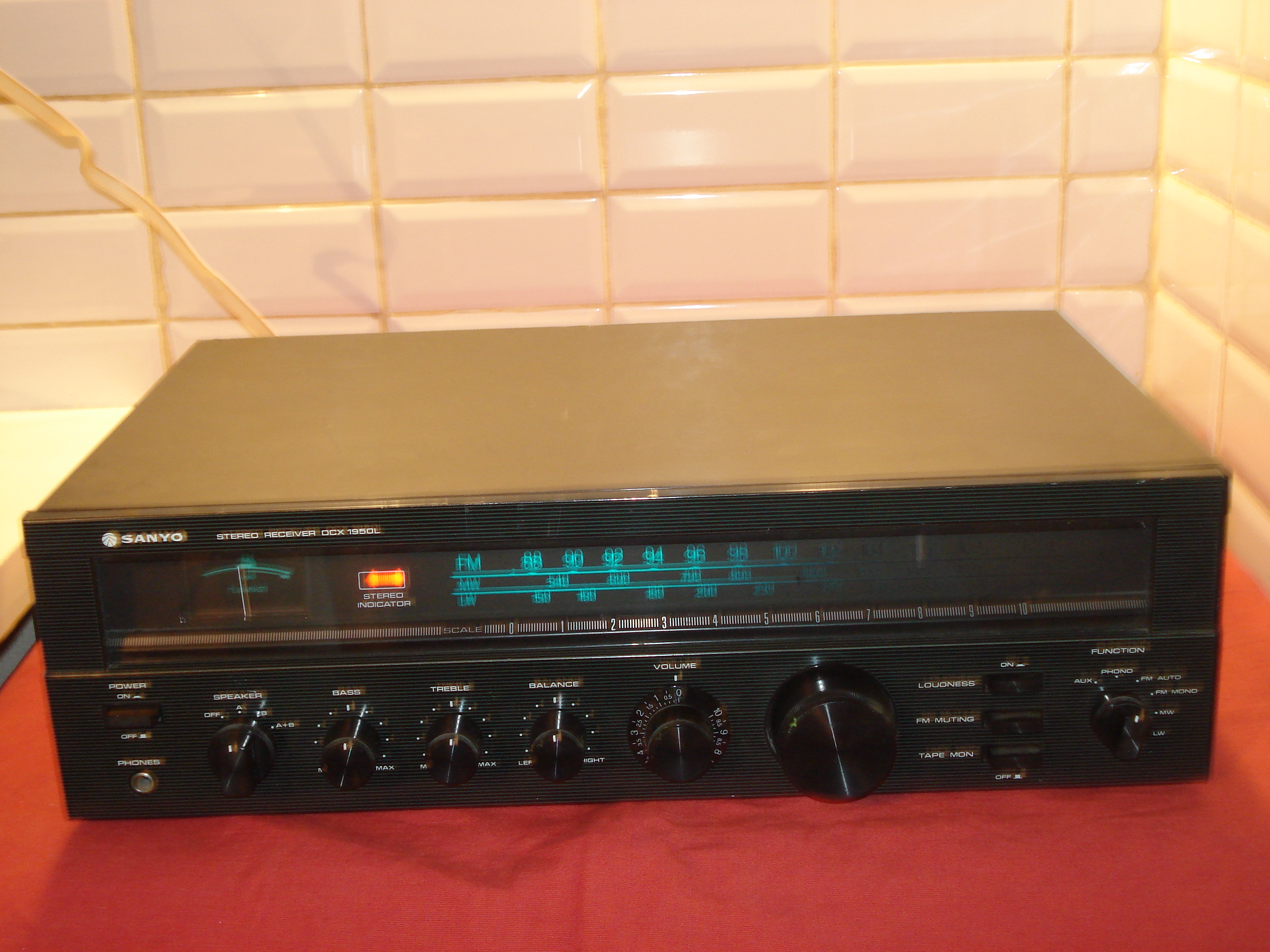 AMPLI TUNER SANYO DCX 1950 L