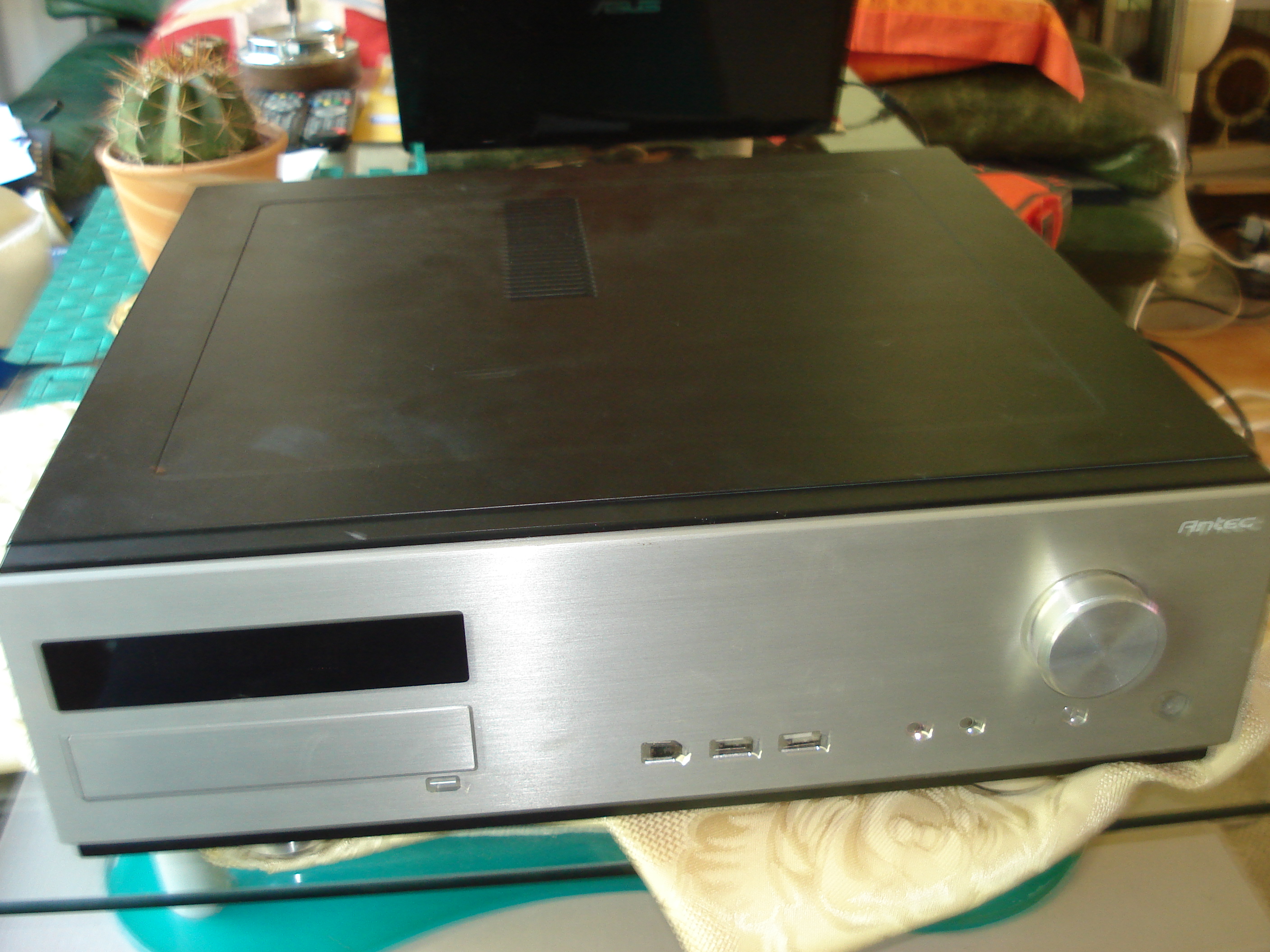 Ordinateur tour ANTEC DSK 2400