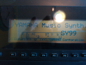 Yamaha SY99 démarrage