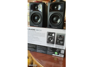 M-Audio AV32 (34140)