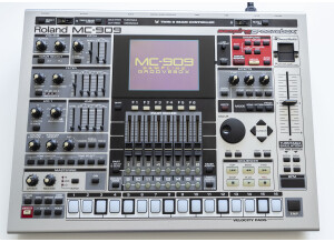 Roland MC-909 Sampling Groovebox (59861)