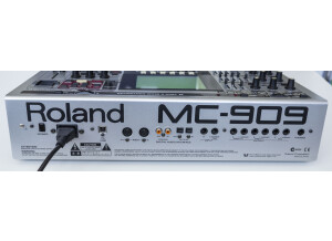 Roland MC-909 Sampling Groovebox (52476)