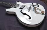 Hagstrom Viking Bass