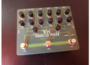 Electro-Harmonix Tri Parallel Mixer (57126)