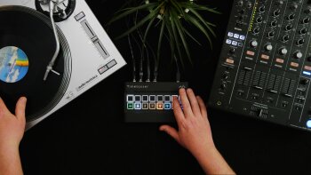 Alter Audio Timetosser : DJ+hand Alter Audio Timetosser : DJ+hand