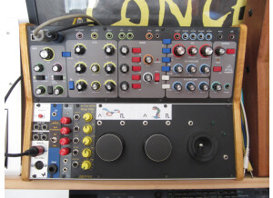 Behringer Model D (61708)