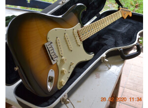 Fender American Deluxe Stratocaster V Neck [2004-2010]