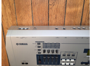 Yamaha MO6 (88963)