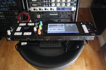 Essence FM_2tof 09.JPG Essence FM_2tof 09.JPG