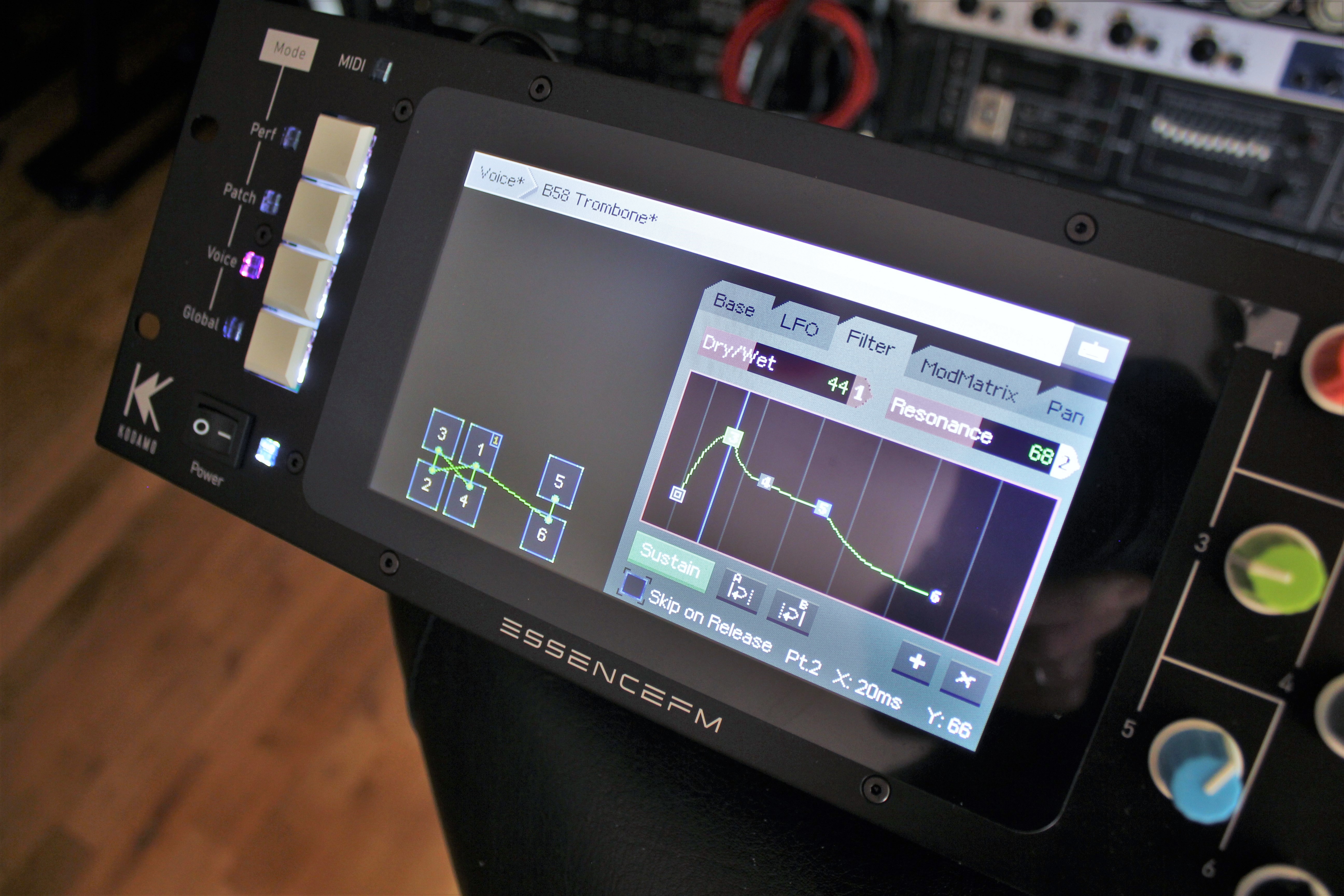 Essence FM_2tof 04.JPG