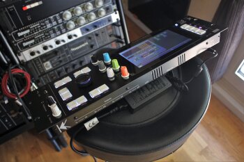 Essence FM_2tof 11.JPG Essence FM_2tof 11.JPG