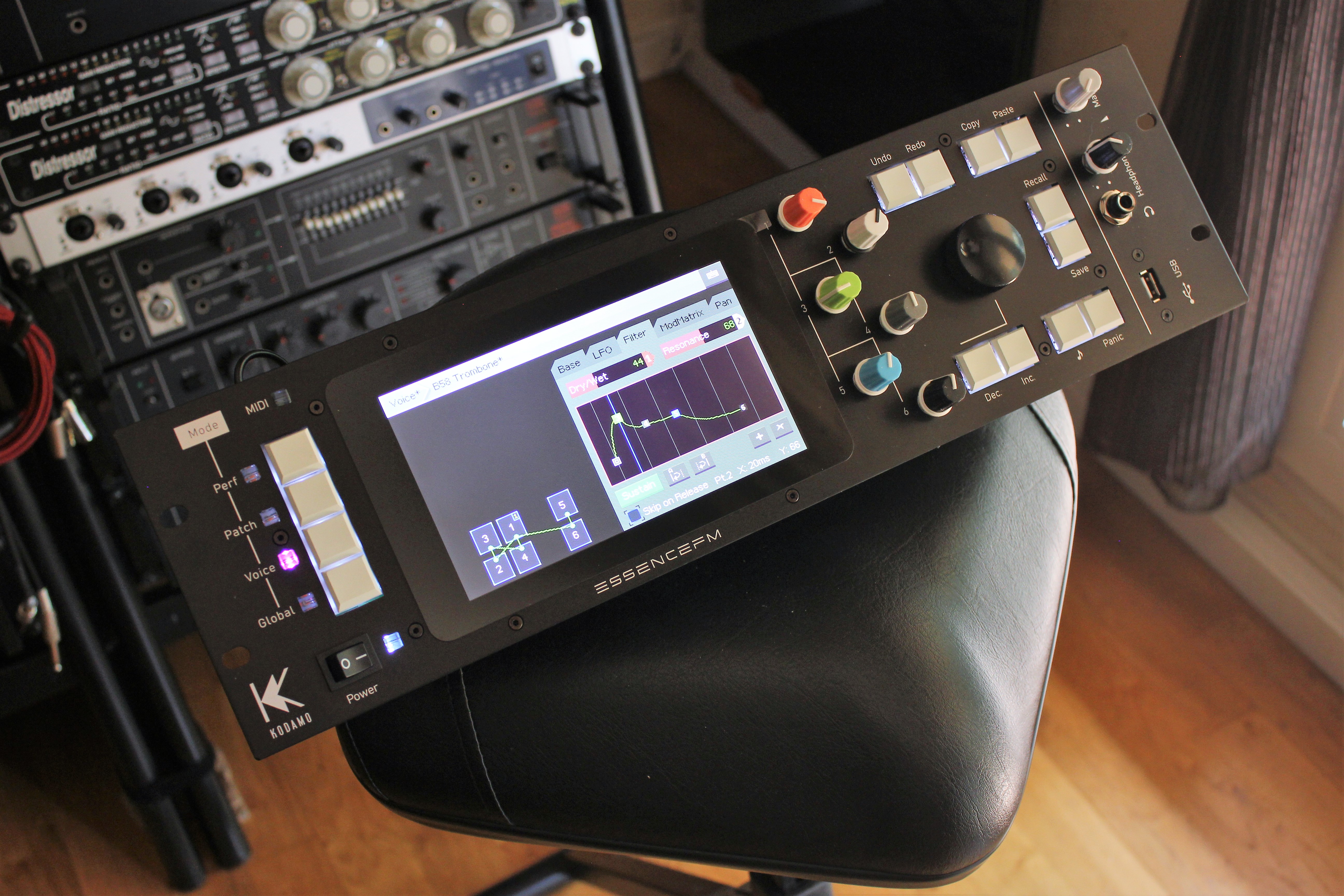 Essence FM_2tof 02.JPG