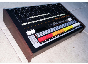 Roland MC-909 Sampling Groovebox (86844)