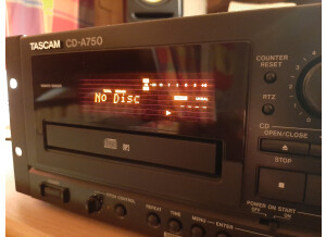 Tascam CD-A750