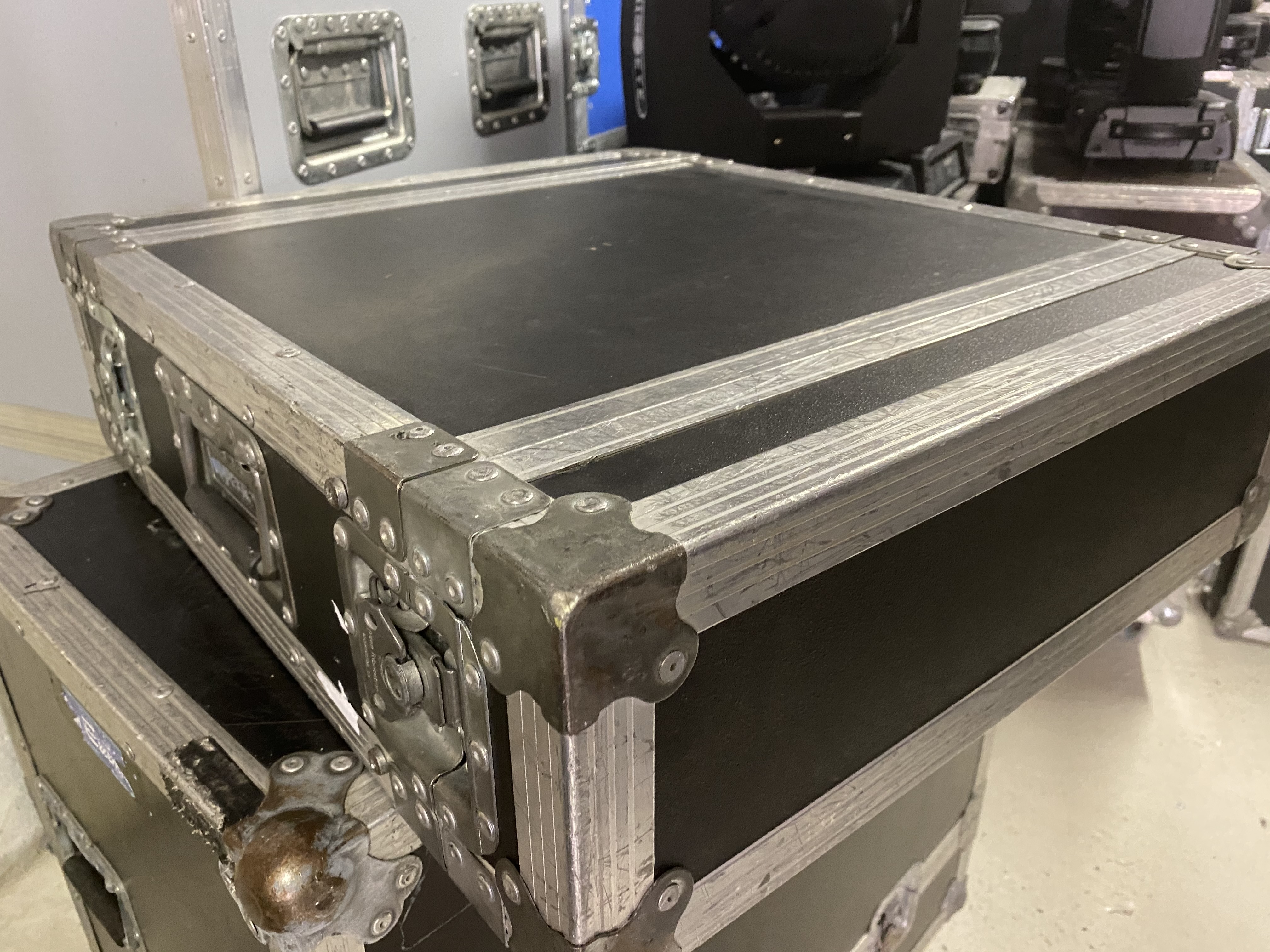 RACK 52 x 60.5 x 16.5h #28