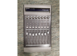 Mackie Control Universal XT (65349)