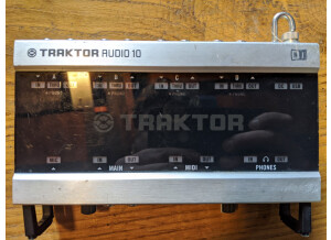 Native Instruments Traktor Audio 10 (51059)
