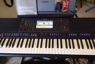 Yamaha PSR-SX700
