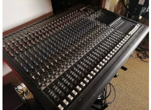 Mackie 8 Bus Series 24/8/2 (49029)