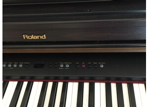 Roland HP103E