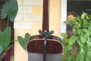 Maya (guitar) F385