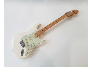 Fender Deluxe Roadhouse Strat [2016-Current] (2507)