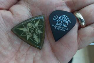 Riki le Plectrier 3 pointes Galalithe