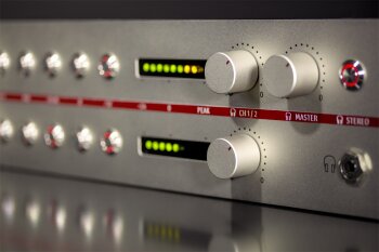 x1_V-402-Side-Right_Neumann-PreAmp_G x1_V-402-Side-Right_Neumann-PreAmp_G