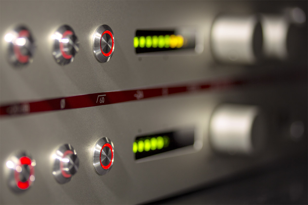 x1_V-402-Macro-1_Neumann-PreAmp_G