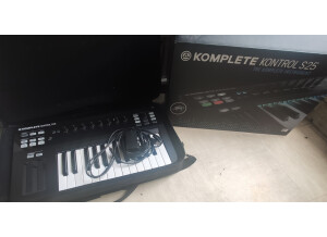 Native Instruments Komplete Kontrol S25 (12639)