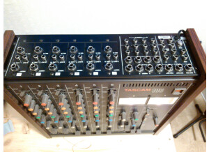 Tascam M-106 (96354)
