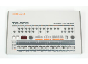 roland-tr-909-1619 (1)