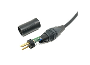 microphone-booster-cable-inside-amp