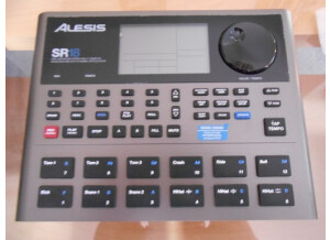 Alesis SR-18 (43119)