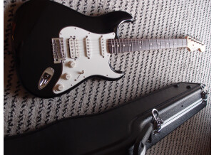 Fender Standard Stratocaster HSS [2006-2008]