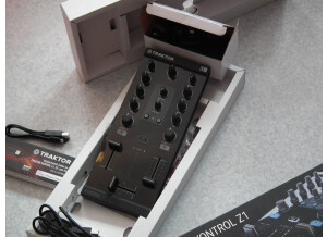 Native Instruments Traktor Kontrol Z1 (18023)