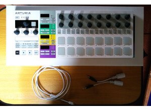 Arturia BeatStep Pro (12354)