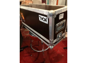 Thon flight case pour tête marshall ou autre (59613)