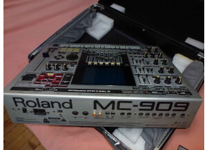 Roland MC-909 Sampling Groovebox (20859)
