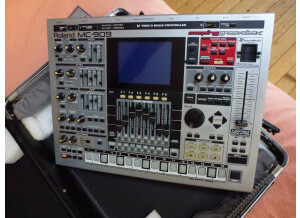 Roland MC-909 Sampling Groovebox (21802)