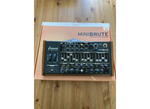 Arturia MiniBrute (73039)
