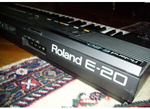 Roland E-20 (58123)
