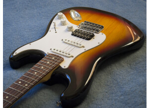 Squier Vintage Modified Stratocaster HSS (83020)