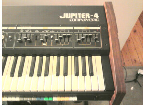 Roland Jupiter-4 (41948)